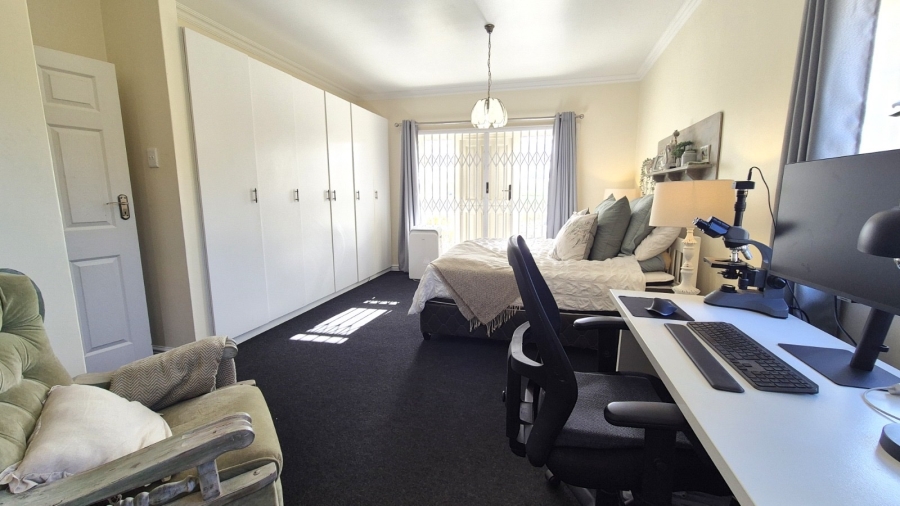 To Let 3 Bedroom Property for Rent in Hartenbos Rural Western Cape